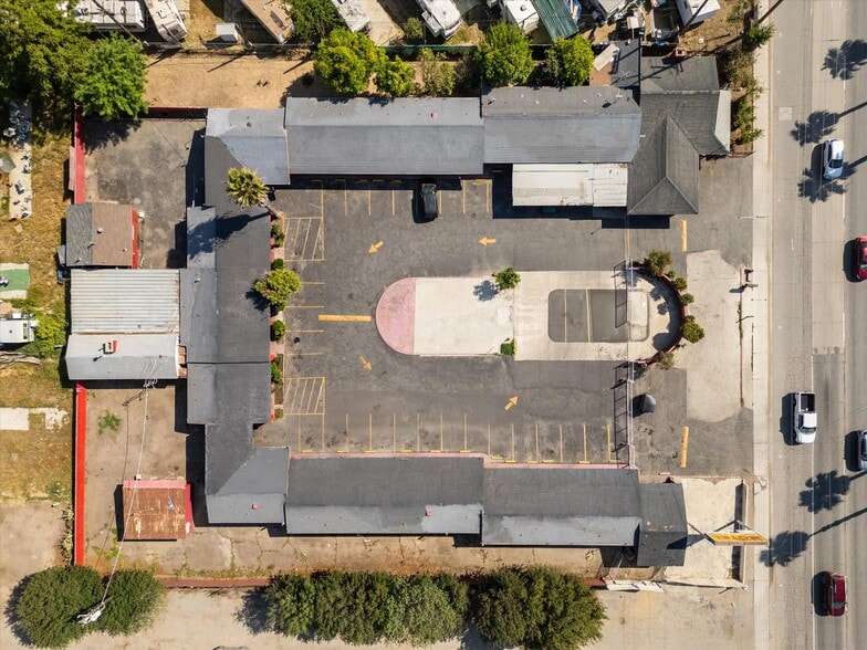More Photos Of 900 S Union Ave, Bakersfield Hotel For Sale