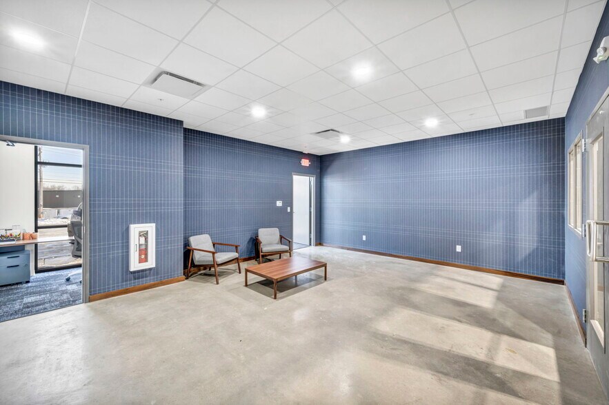 More Photos Of 310 Park Dr, Chardon Warehouse For Sale