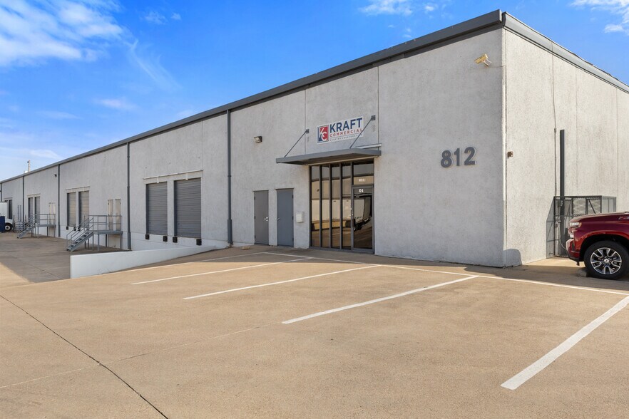 More Photos Of 812-814 Blue Mound Rd, Saginaw Warehouse For Lease
