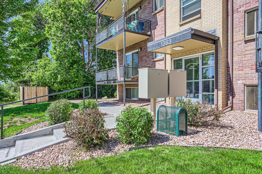 More Photos Of 1363 Pierce St, Lakewood Apartments For Sale
