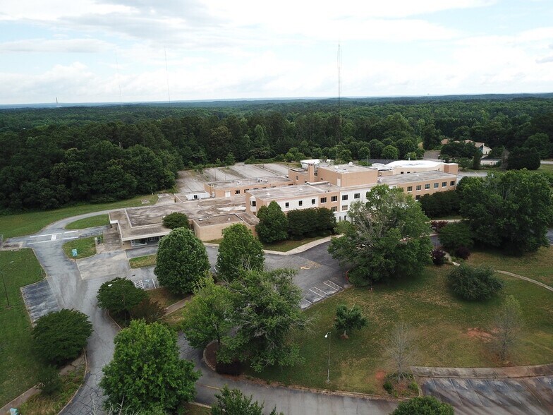 More Photos Of 60 Hospital, Newnan Office For Sale