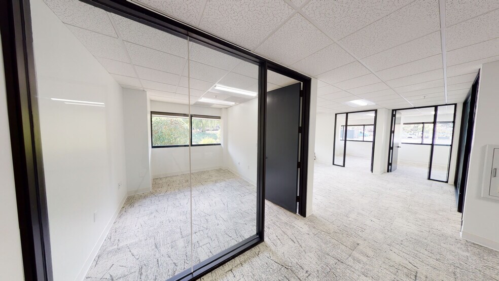 More Photos Of 1 Harbor Dr, Sausalito Unknown For Lease