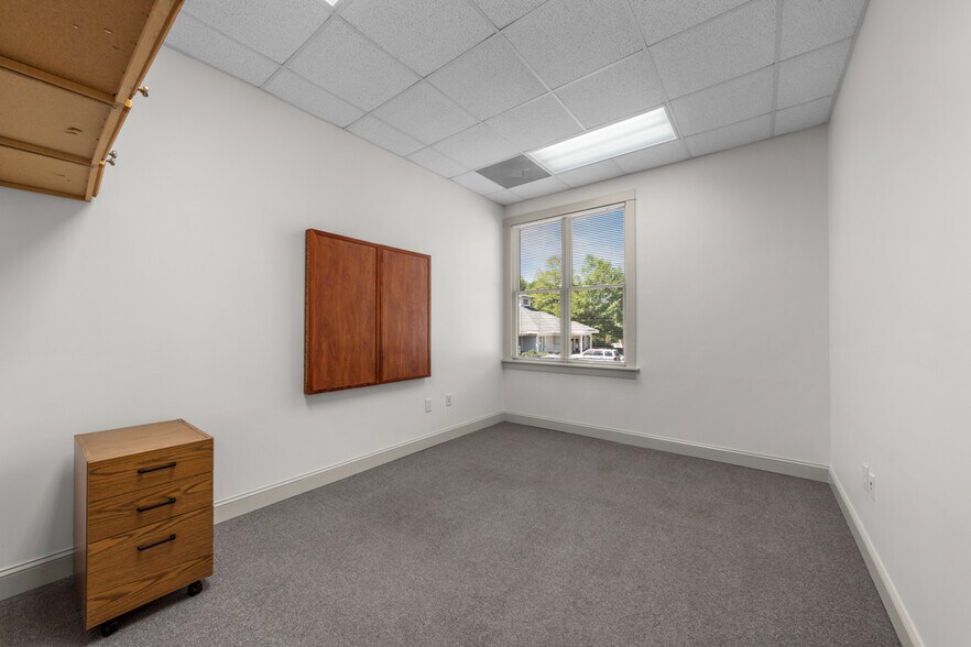 More Photos Of 1502 W NC Highway 54, Durham Office For Sale