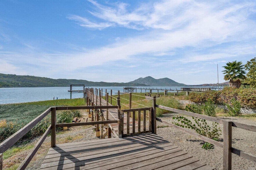 More Photos Of 14097 Lakeshore Dr, Clearlake Apartments For Sale