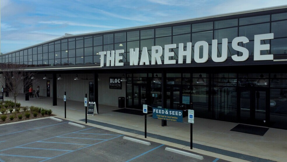 More Photos Of 701 Easley Bridge Rd, Greenville General Retail For Lease