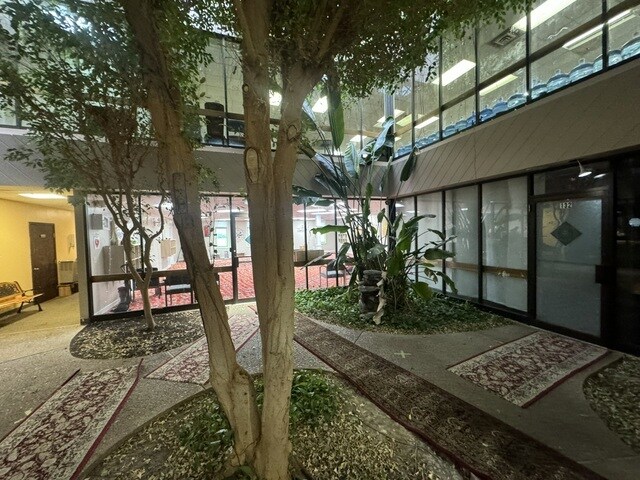 More Photos Of 10501 Success Ln, Dayton Office For Sale