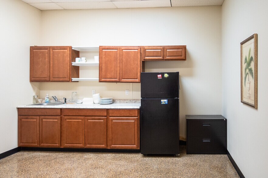 More Photos Of 1117 Union Blvd, Allentown Office For Sale