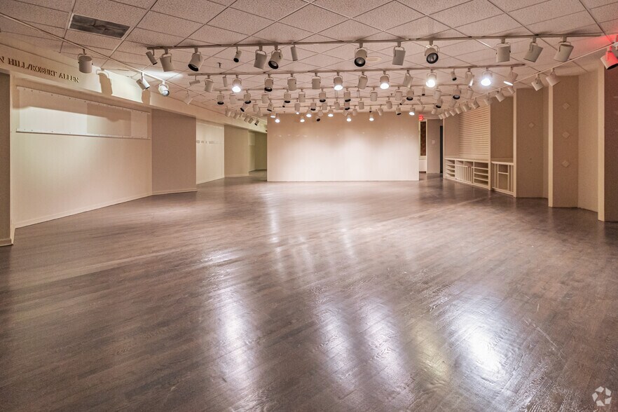 More Photos Of 23533 Mercantile Rd, Beachwood Flex For Sale