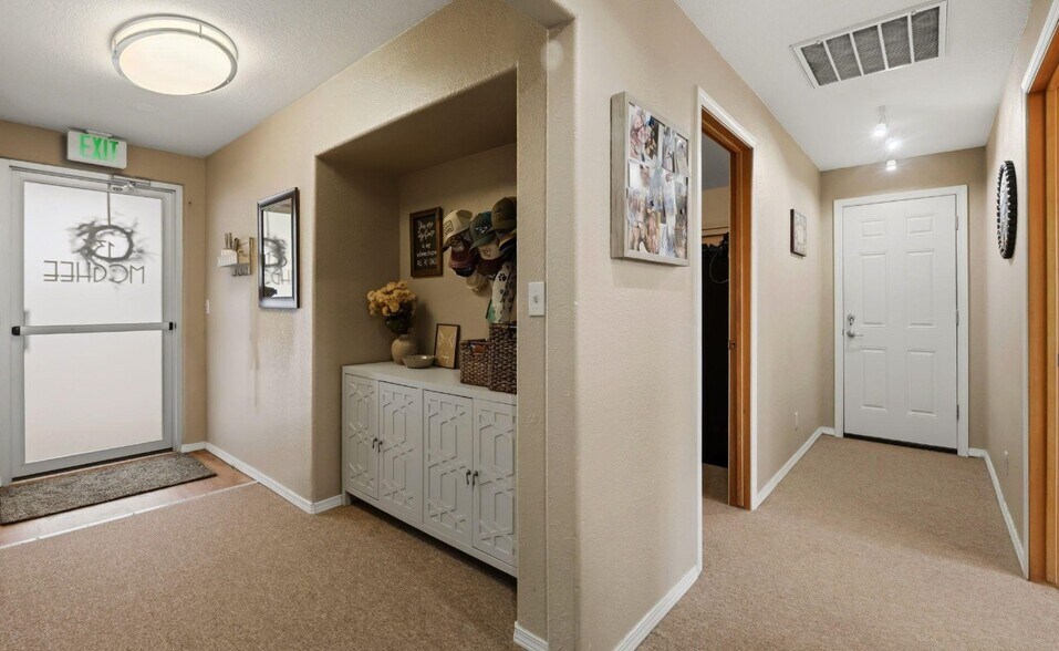 More Photos Of 135 McGhee Rd, Kootenai Flex For Sale