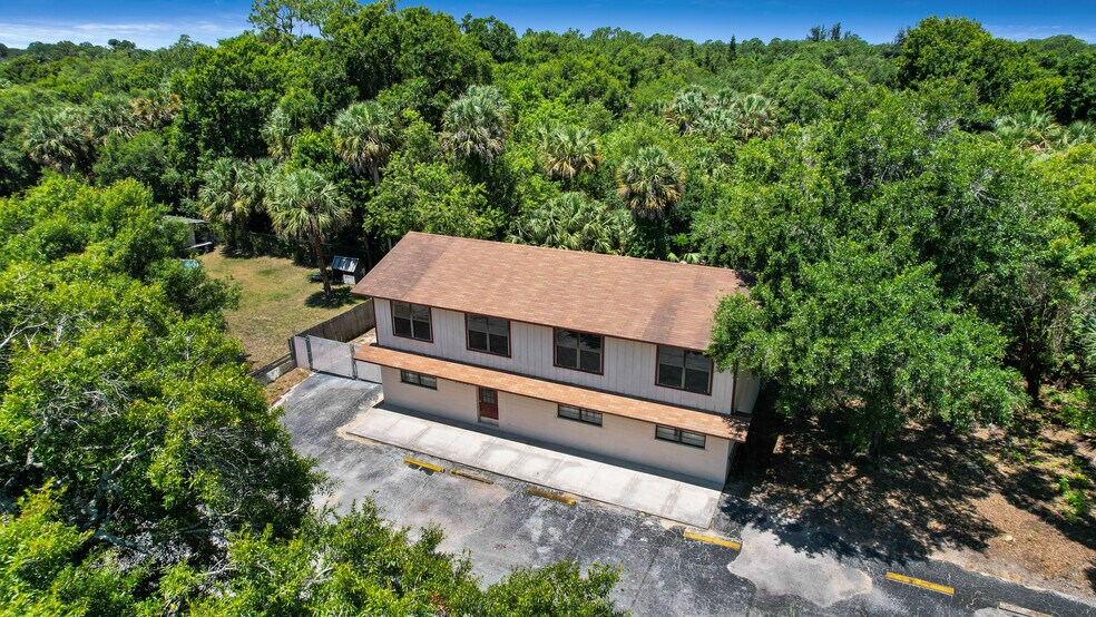 More Photos Of 1055 27th Ave SW, Vero Beach Flex For Sale