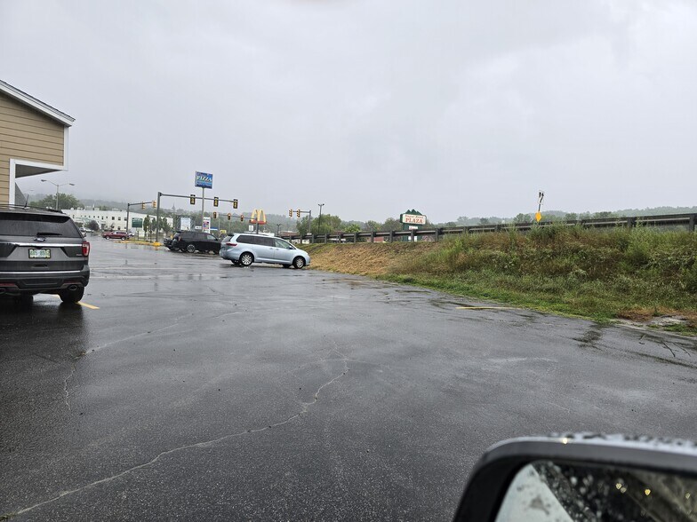 More Photos Of 17-53 John Stark Hwy, Newport Department Store For Lease