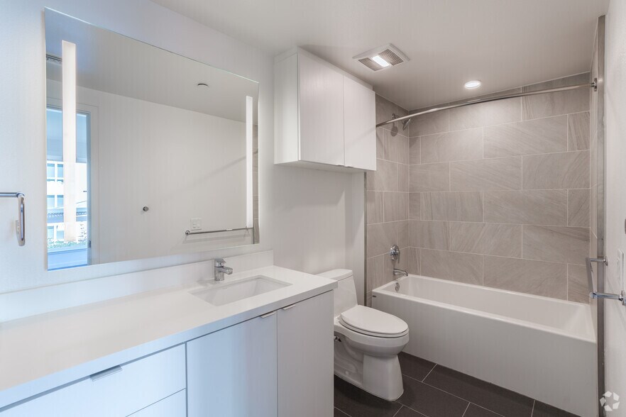 More Photos Of 2302 Valdez St, Oakland Apartments For Lease