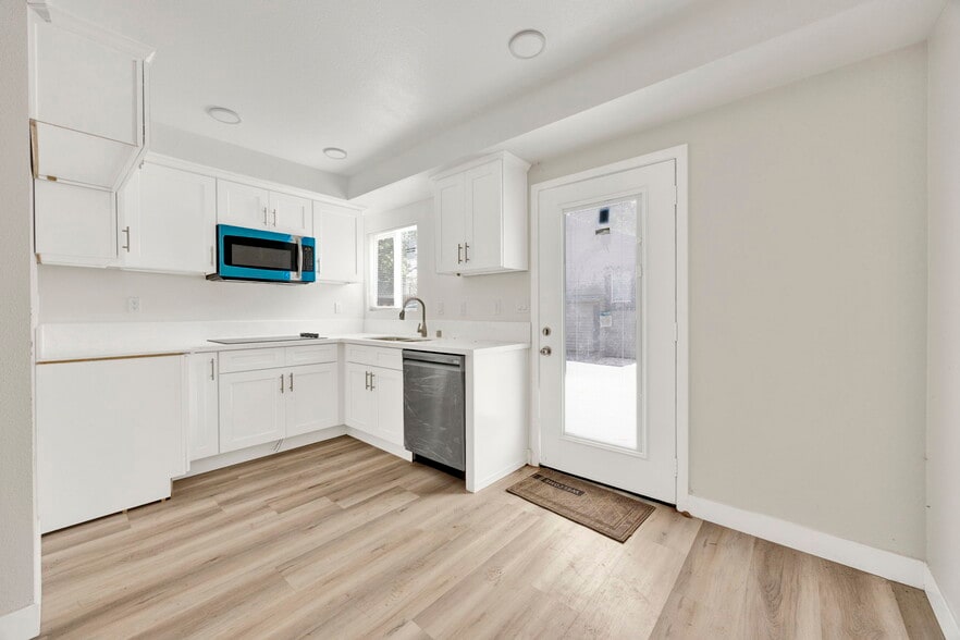 More Photos Of 103 N Catalina Ave, Pasadena Apartments For Sale