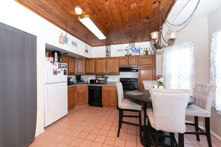 More Photos Of 604 White Horse Pike, Oaklyn Storefront For Sale