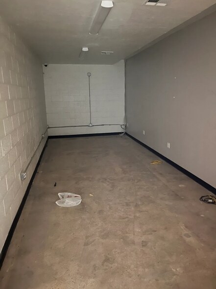 More Photos Of 5310 N Rockwell Ave, Bethany Industrial For Sale