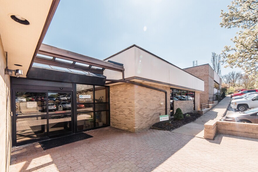 More Photos Of 500 Commonwealth Dr, Warrendale Office For Lease