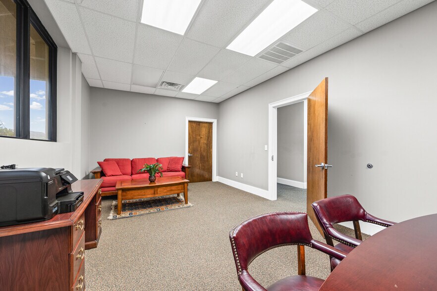 More Photos Of 8190 Regent Pky, Fort Mill Warehouse For Lease