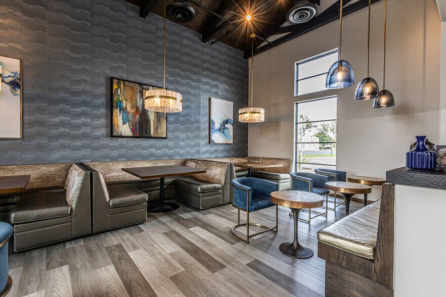 More Photos Of 1309 Junction Dr, Laredo Restaurant For Sale