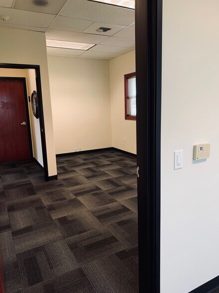 More Photos Of 717 NE 61st St, Vancouver Medical For Lease