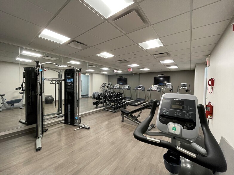 More Photos Of 1 Gatehall Dr, Parsippany Office For Lease