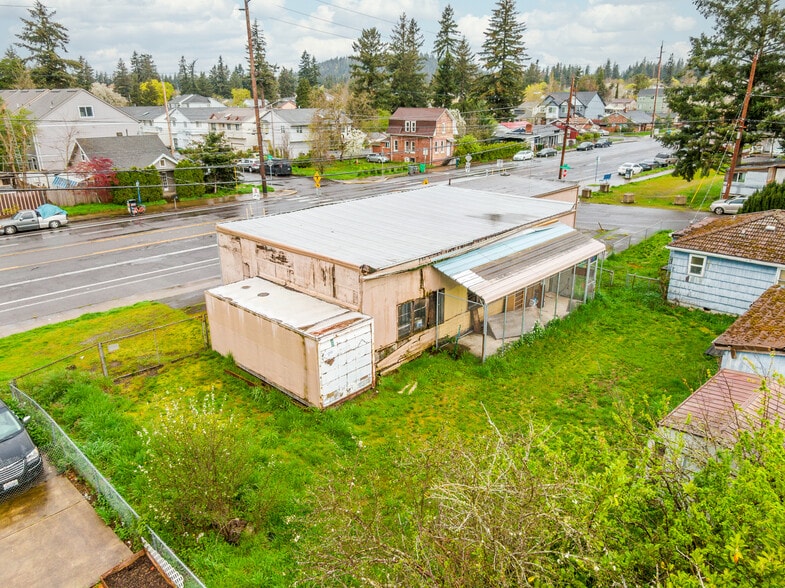 More Photos Of 5002 SE 122nd Ave, Portland Flex For Sale