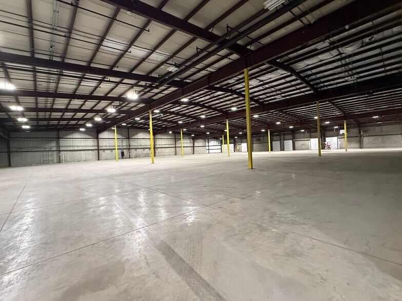 More Photos Of 2055 N Towne Ln NE, Cedar Rapids Manufacturing For Sale