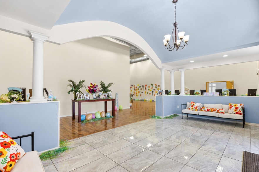 More Photos Of 69 Jessamine Ave, Georgetown Flex For Sale