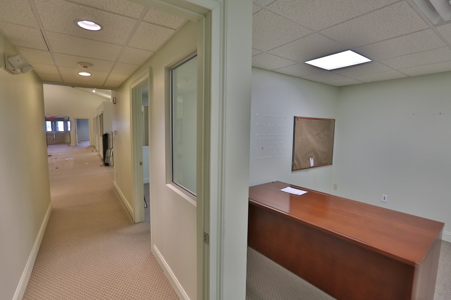 More Photos Of 77 State Rd, Dartmouth Office For Lease