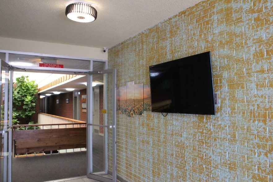 More Photos Of 1304 N Academy Blvd, Colorado Springs Medical For Sale