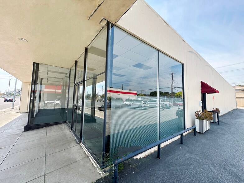 More Photos Of 1310 El Camino Real, San Carlos Freestanding For Lease