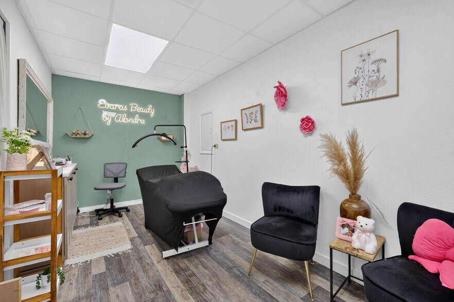 More Photos Of 3207-3229 13th St, Saint Cloud General Retail For Sale