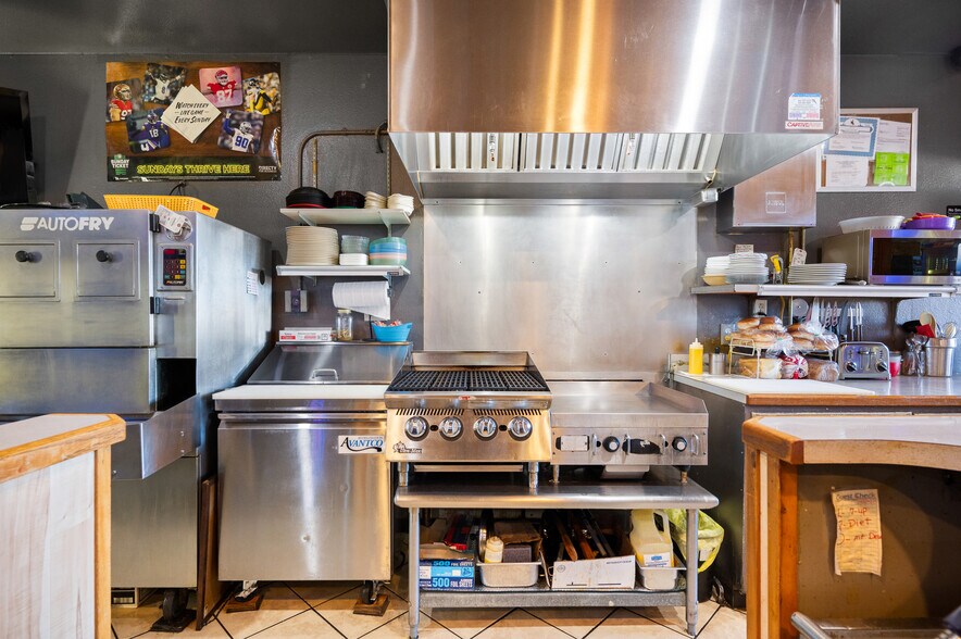 More Photos Of 2 Hays Blvd, Pine Haven Restaurant For Sale