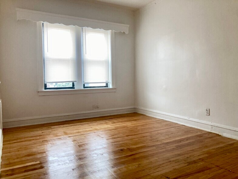 More Photos Of 1155 W 83rd St, Chicago Apartments For Sale