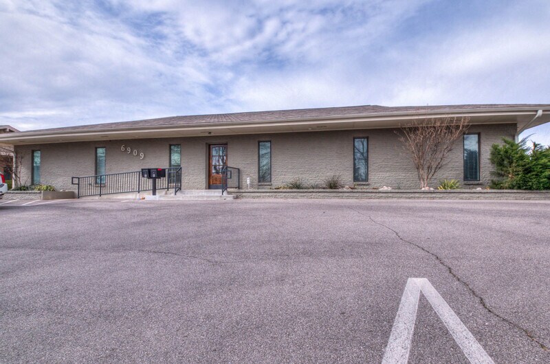Primary Photo Of 6909 N Robinson Ave, Oklahoma City Office For Lease