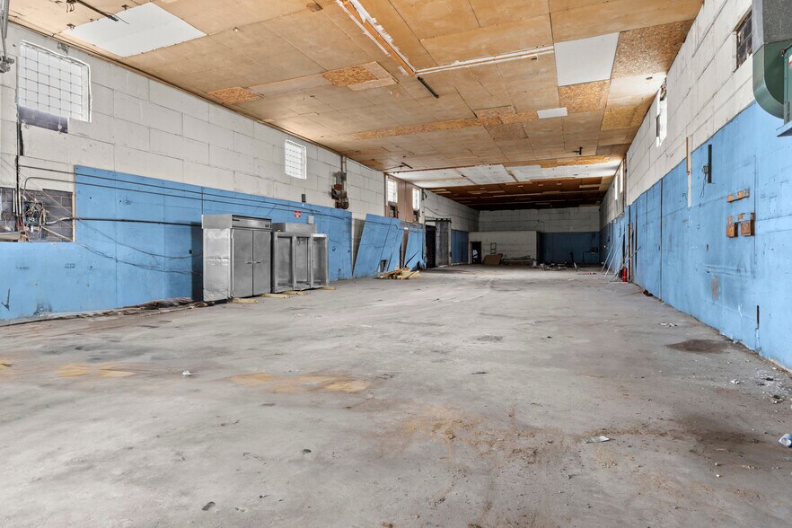 More Photos Of 15306 Rosa Parks Blvd, Detroit Warehouse For Sale