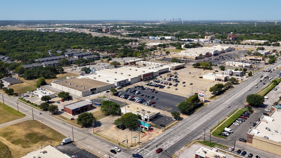 Primary Photo Of 1309-1323 W Pipeline Rd, Hurst General Retail For Sale