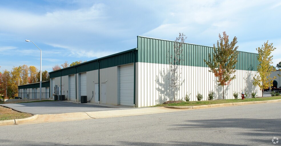 More Photos Of 1900 AL Boat Dr, Raleigh Flex For Lease