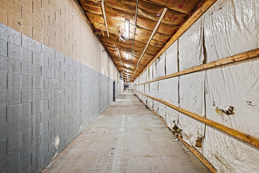 More Photos Of 1834 Bagwell St, Flint Warehouse For Sale