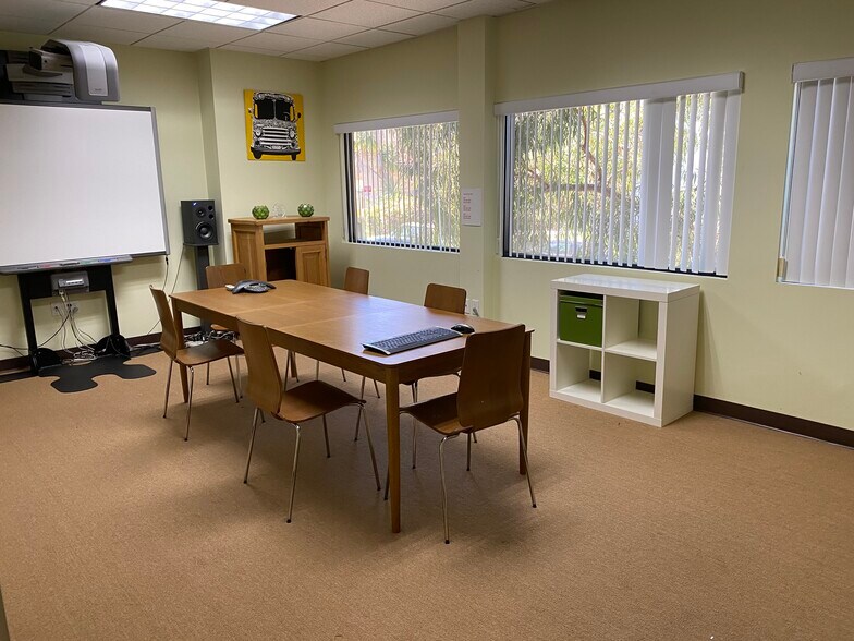 More Photos Of 3255 Cahuenga Blvd W, Los Angeles Office For Sale