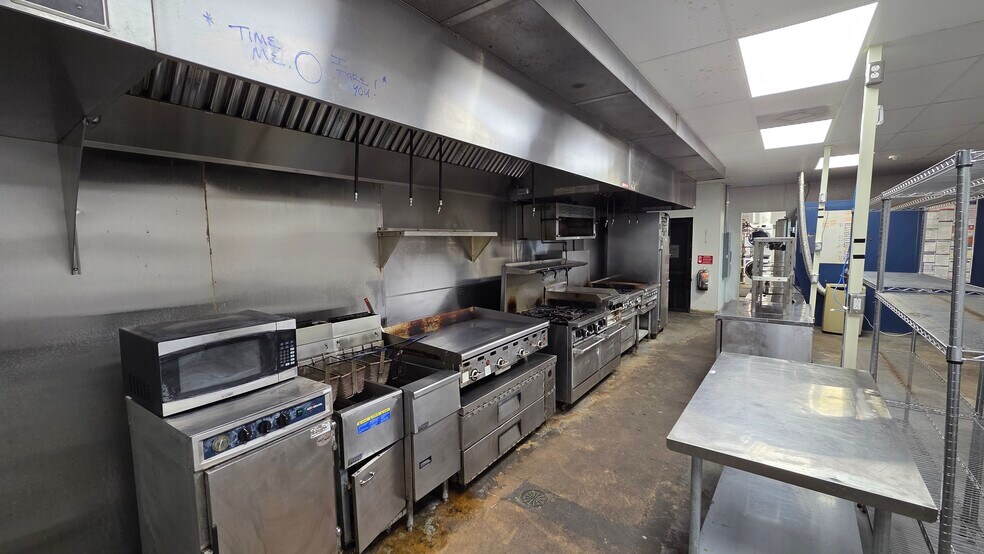 More Photos Of 508 Orapax St, Norfolk Restaurant For Lease