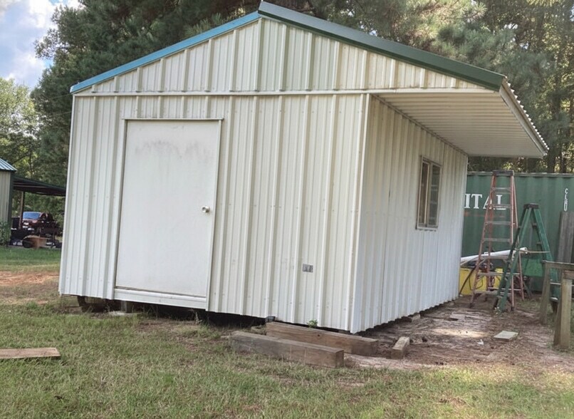 More Photos Of 1625 N US Highway 59, Linden Freestanding For Sale