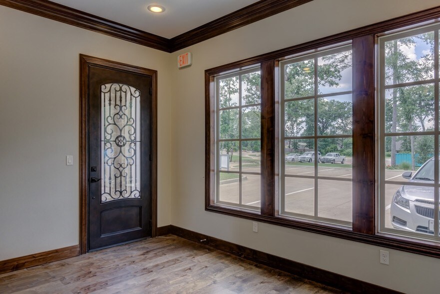 More Photos Of 6115 New Copeland Rd, Tyler Medical For Sale