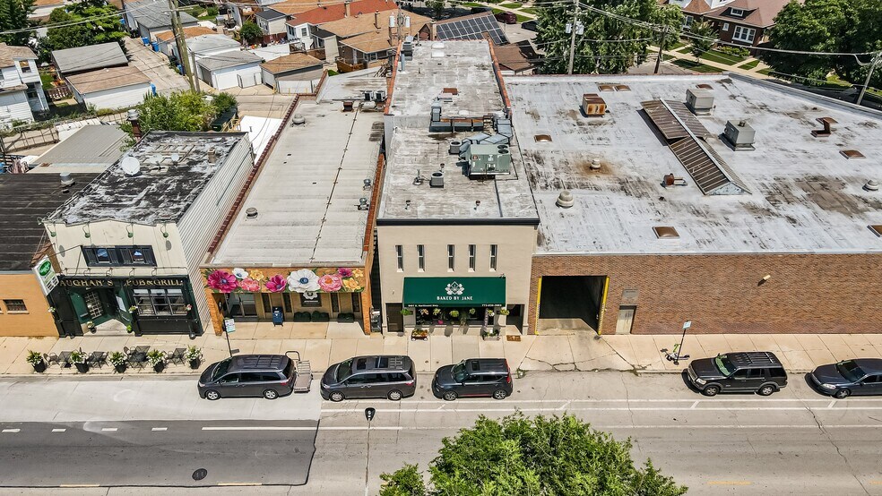More Photos Of 5481 N Northwest Hwy, Chicago Storefront Retail Residential For Sale