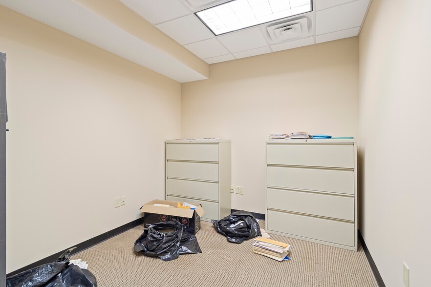 More Photos Of 1690 Roberts Blvd, Kennesaw Warehouse For Sale