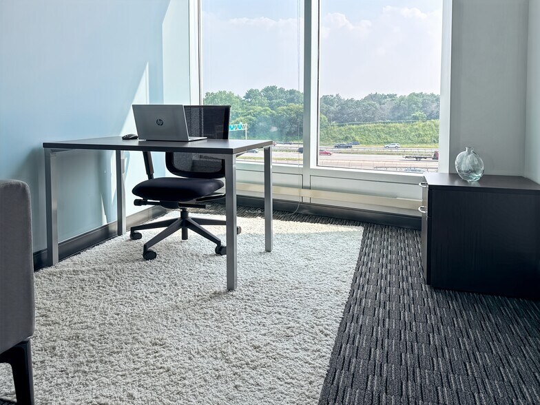 More Photos Of 2355 Highway 36 W, Roseville Coworking Space