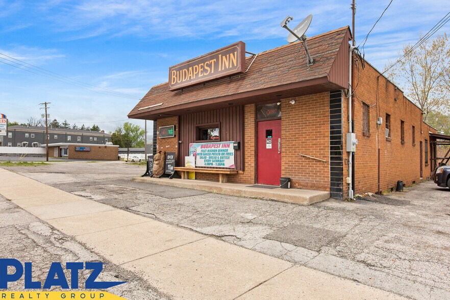 More Photos Of 3780 Mahoning Ave, Youngstown Restaurant For Sale