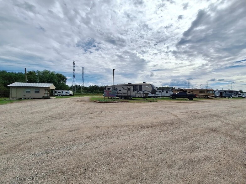 More Photos Of 515 Ulrich Ln, Crosby Manufactured Housing Mobile Home Park For Sale