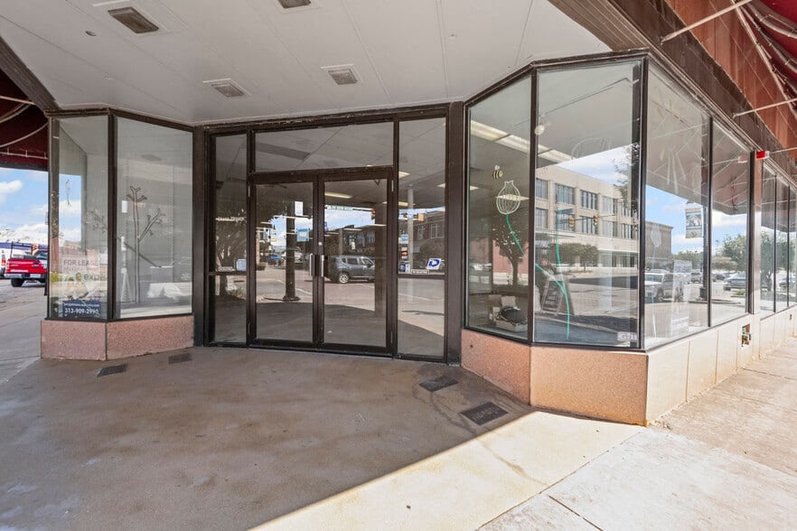More Photos Of 240 Huron Ave, Port Huron Storefront For Lease