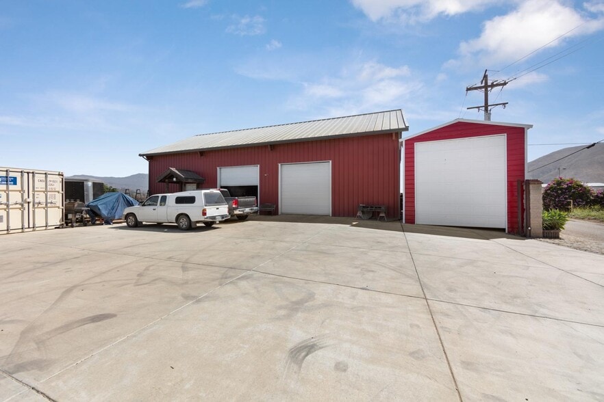More Photos Of 907 Mission Rock Rd, Santa Paula Light Manufacturing For Sale