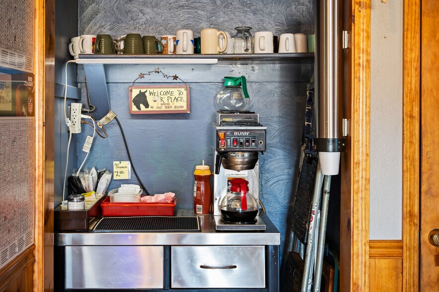 More Photos Of 2 Hays Blvd, Pine Haven Restaurant For Sale